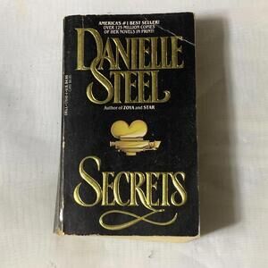 Secrets by‎ Danielle Steel - Paperback Book